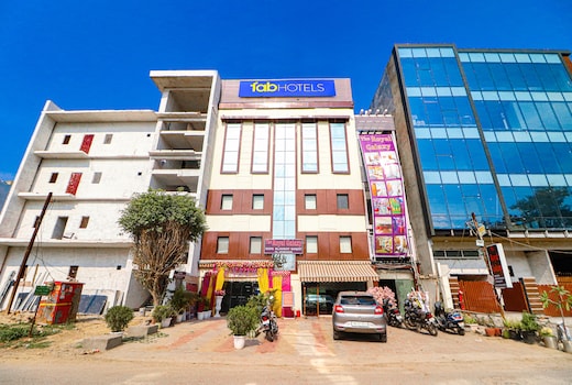 FabHotel Dwarka Suites - Nr. Yashobhoomi Convention Centre