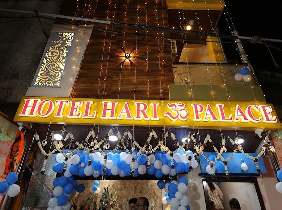Hotel Hari om Palace - Tap to explore photos