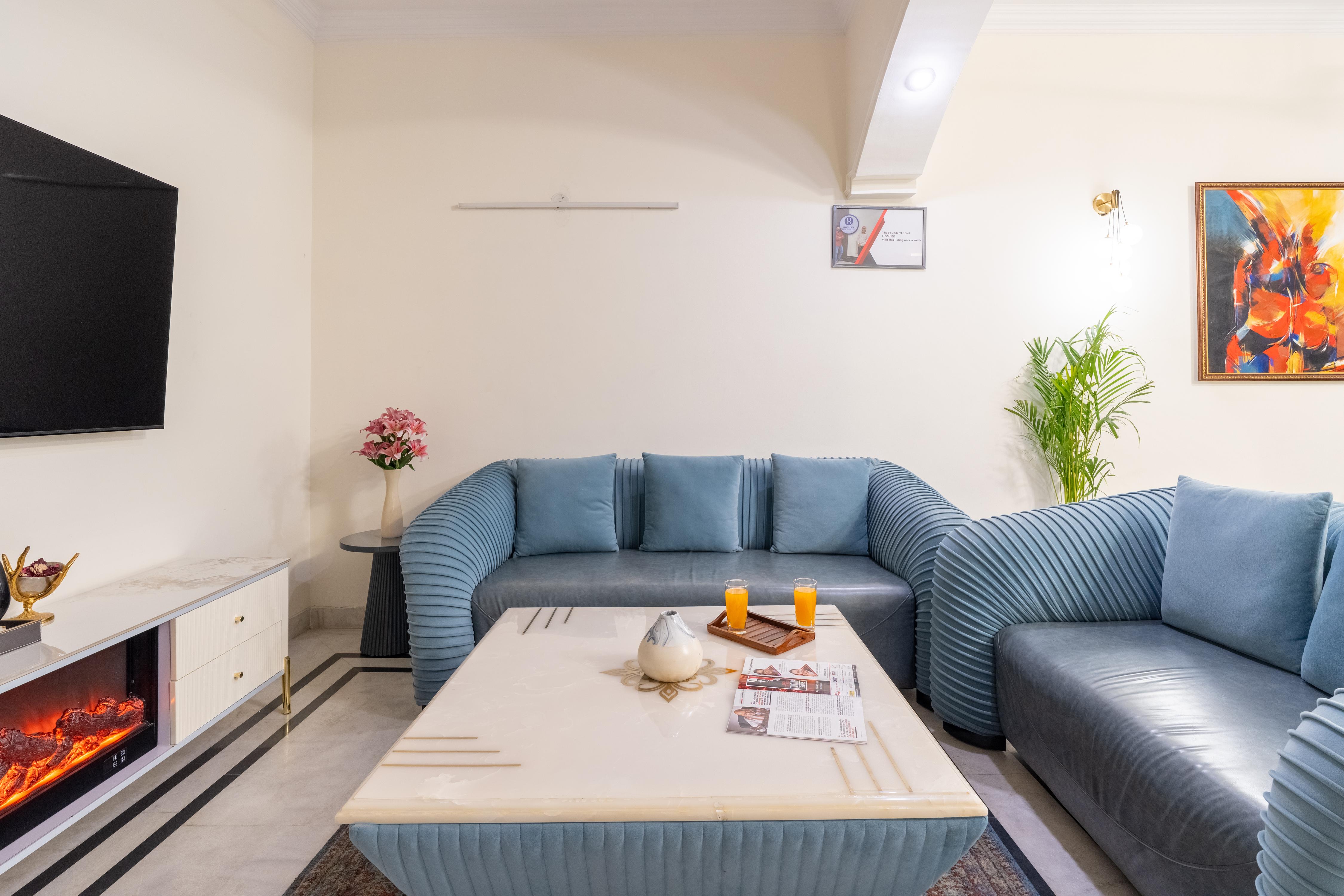 Homlee-Green Luxury 3BHK-South DEL-NFC-Lift - Tap to explore photos