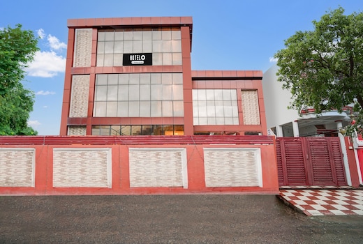 Super Hotel O Jankipuram Vikas Nagar