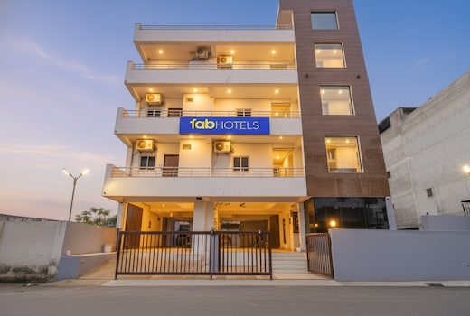 FabHotel The Bird House