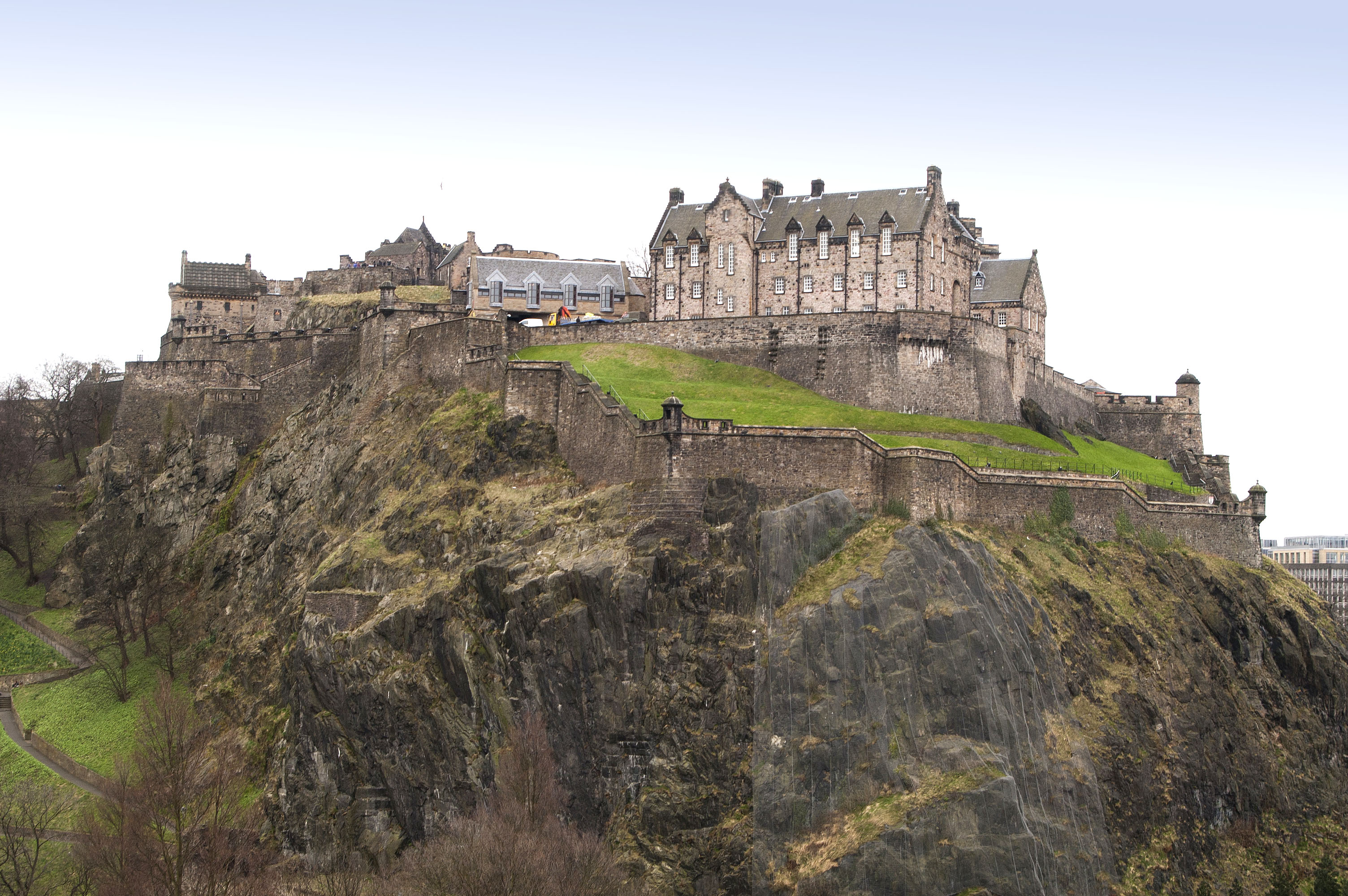 Premier Inn Edinburgh (Princes Street) - Tap to explore photos