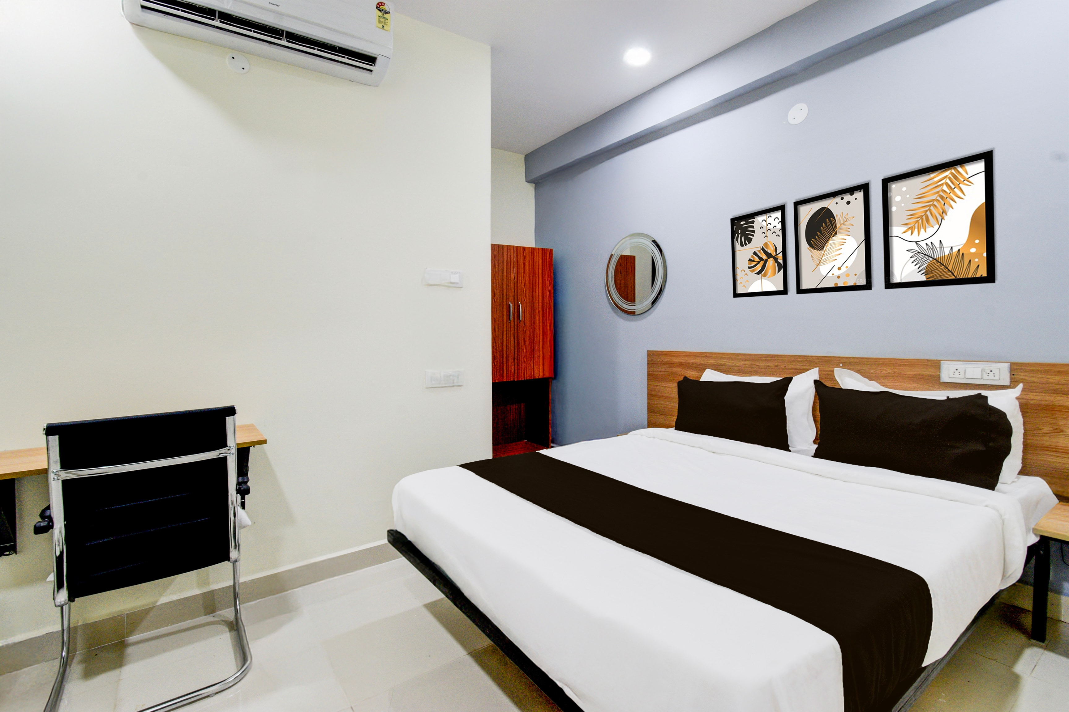 Super Townhouse Kukatpally North Formerly Munagala Arcade - Tap to explore photos