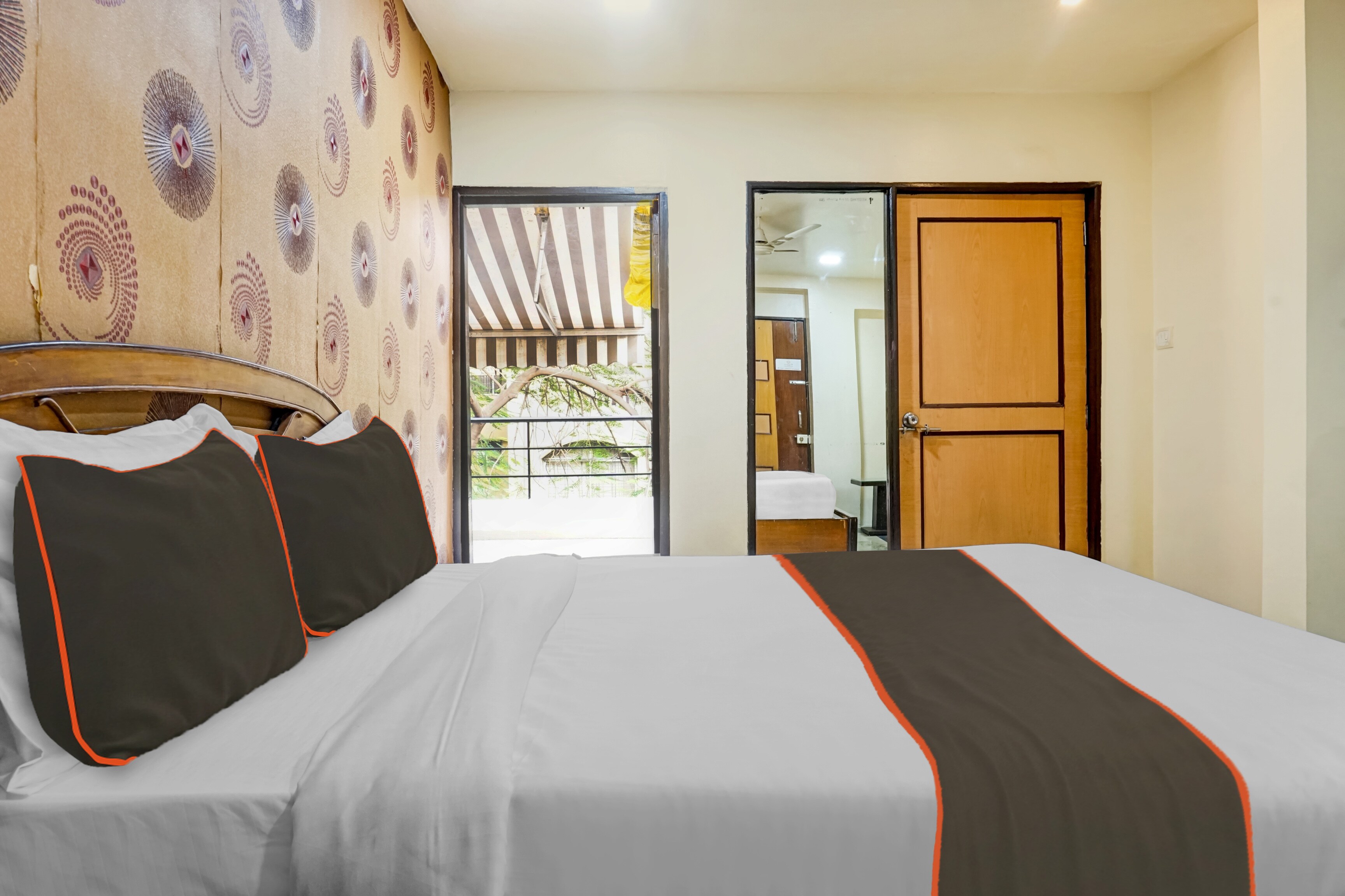 Hotel O Galaxy Residency kalyani nagar - Tap to explore photos