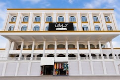 Collection O Anand Junction Formerly Golden Retreat Hotel, Borsad