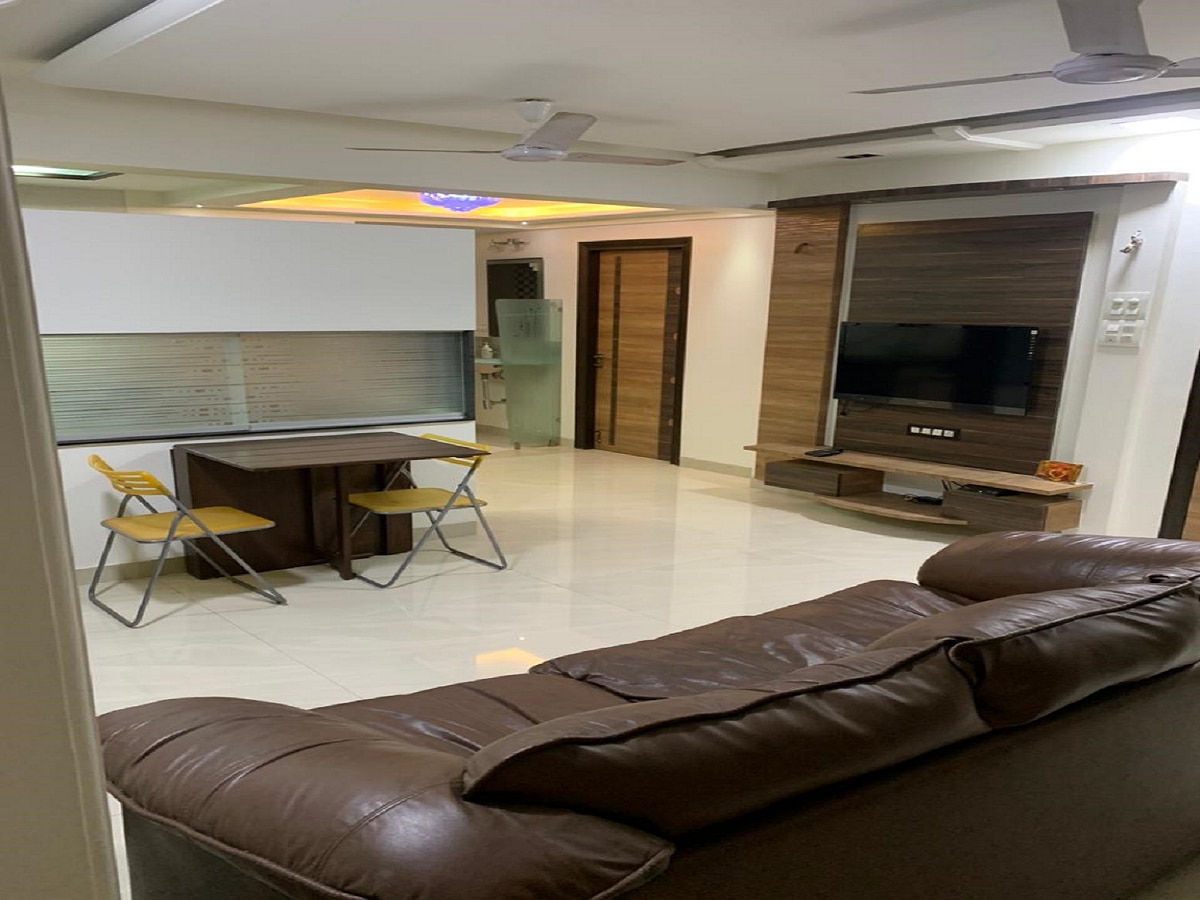 Pinaki Comfort stay Parel - Tap to explore photos