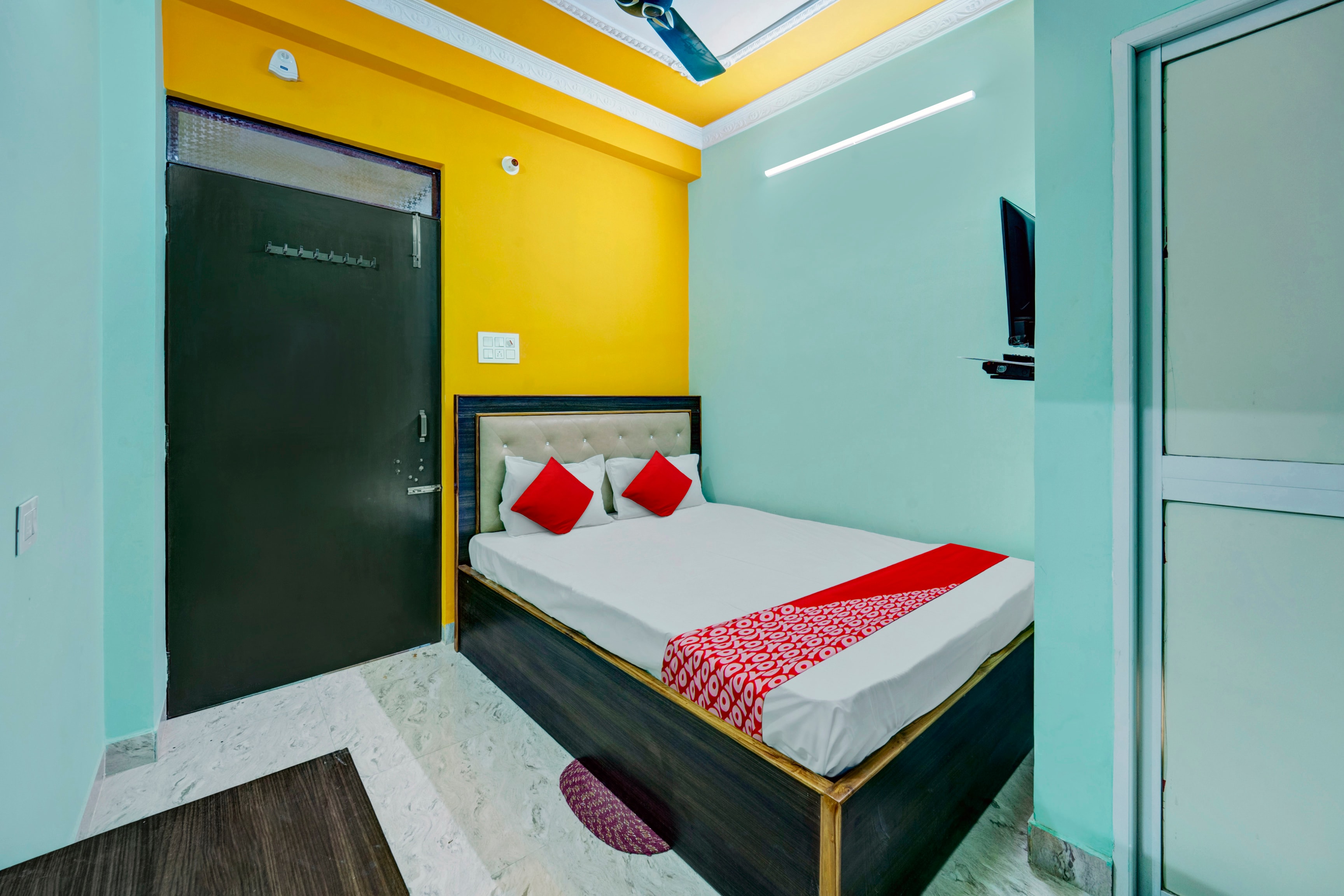 819868 Hotel Savera - Tap to explore photos