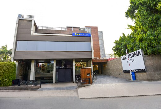 FabHotel Prime The Aroma - ILBS Hospital/Chattarpur Metro Station