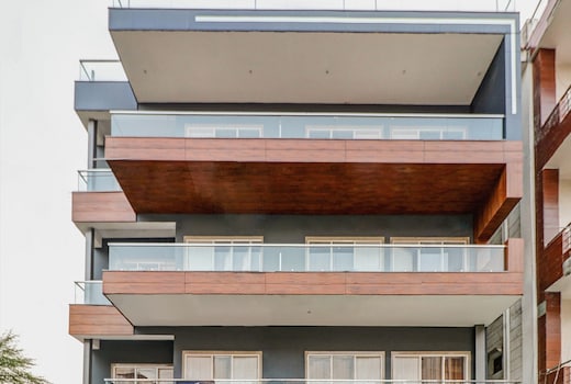 Townhouse Sky Rise Inn