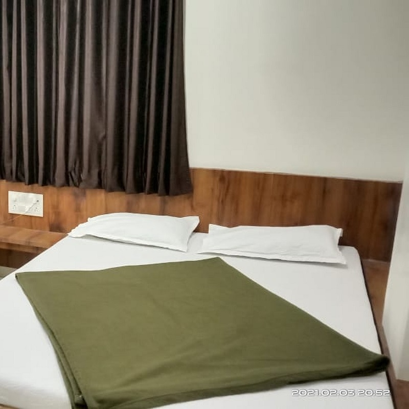 Hotel Shri Shiv Sai - Tap to explore photos