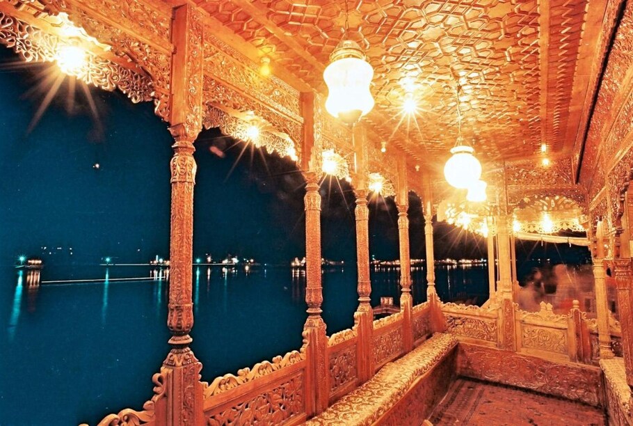 Photos of Deluxe Houseboat by Meena Group Houseboat in Srinagar