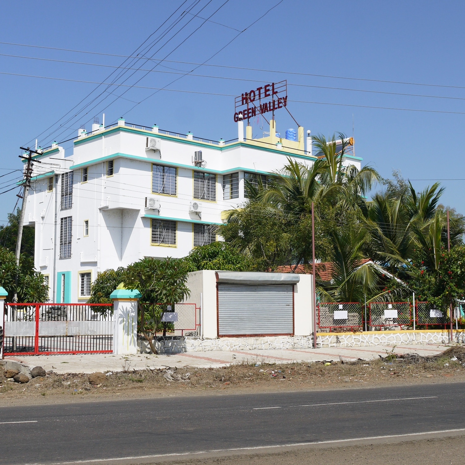 Hotel Route 17 - Tap to explore photos