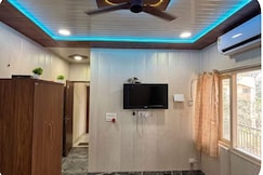 The Divine Stay near prem mandir iskon temple, Vrindavan