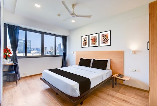 Super Townhouse Balewadi High Street