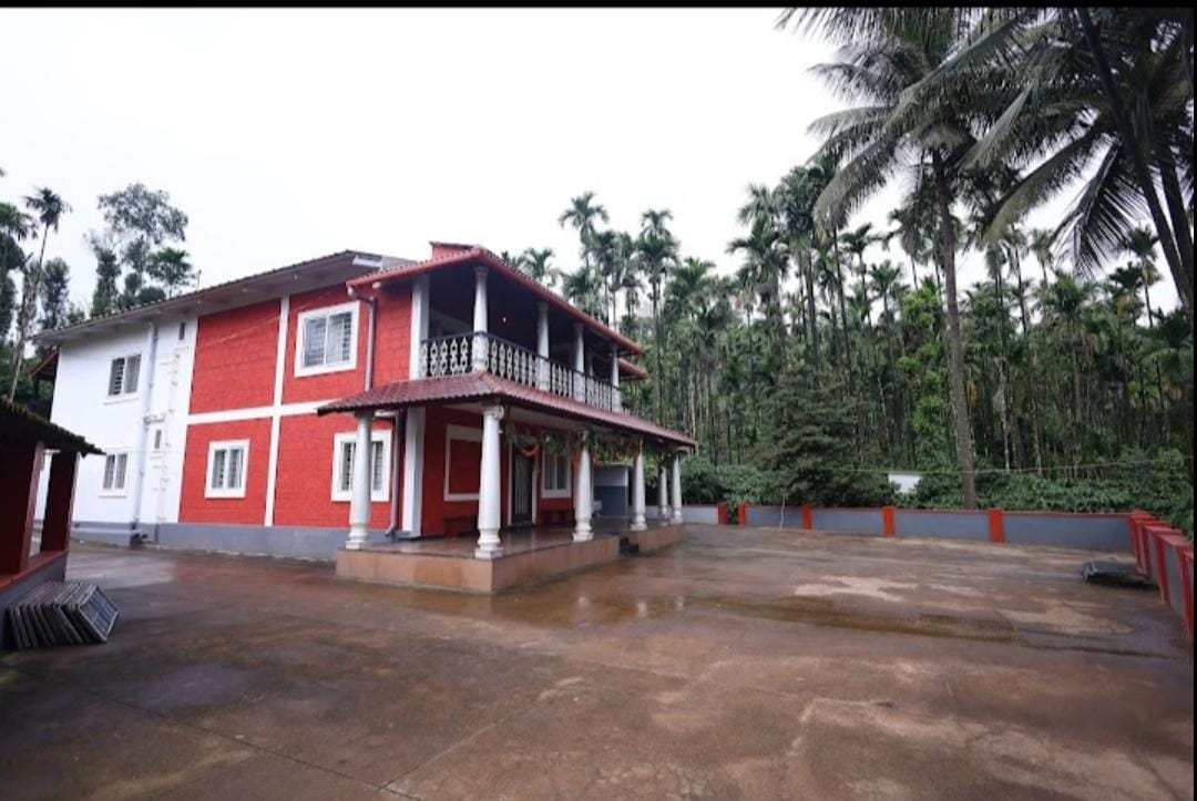 Baanaadi Homestay - Tap to explore photos