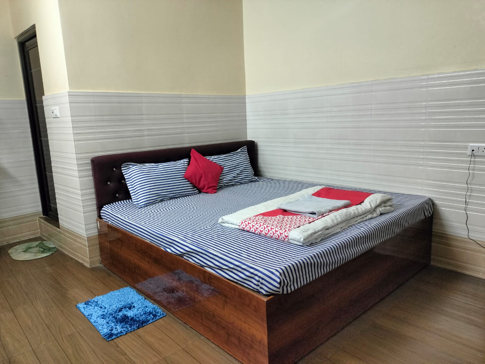 Hotel Gloria Residency (near Railway st. And Tripura university) - Tap to explore photos
