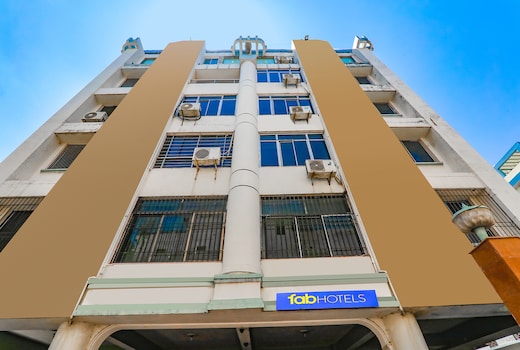 FabHotel Royal Ville