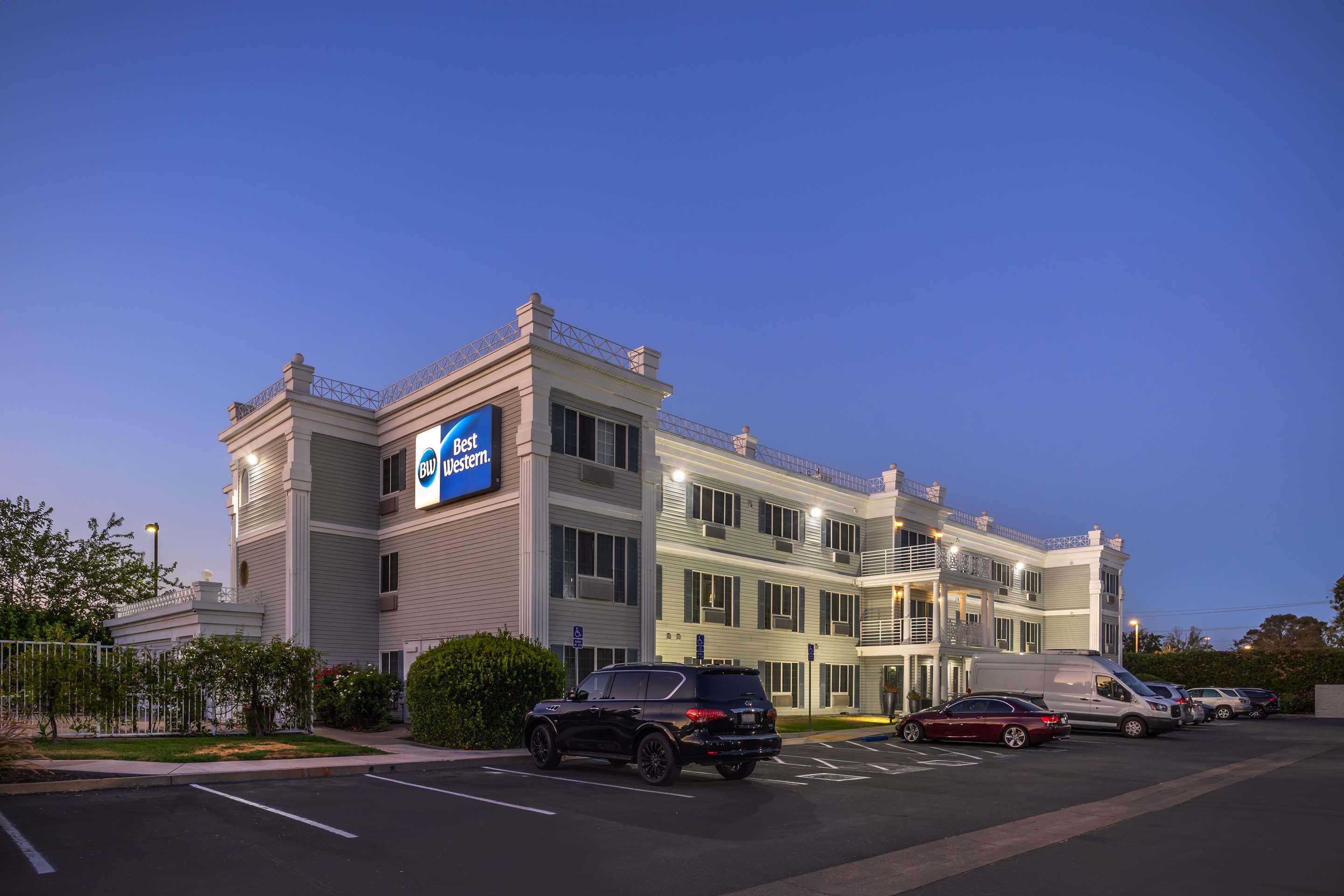 Best Western John Jay Inn - Tap to explore photos