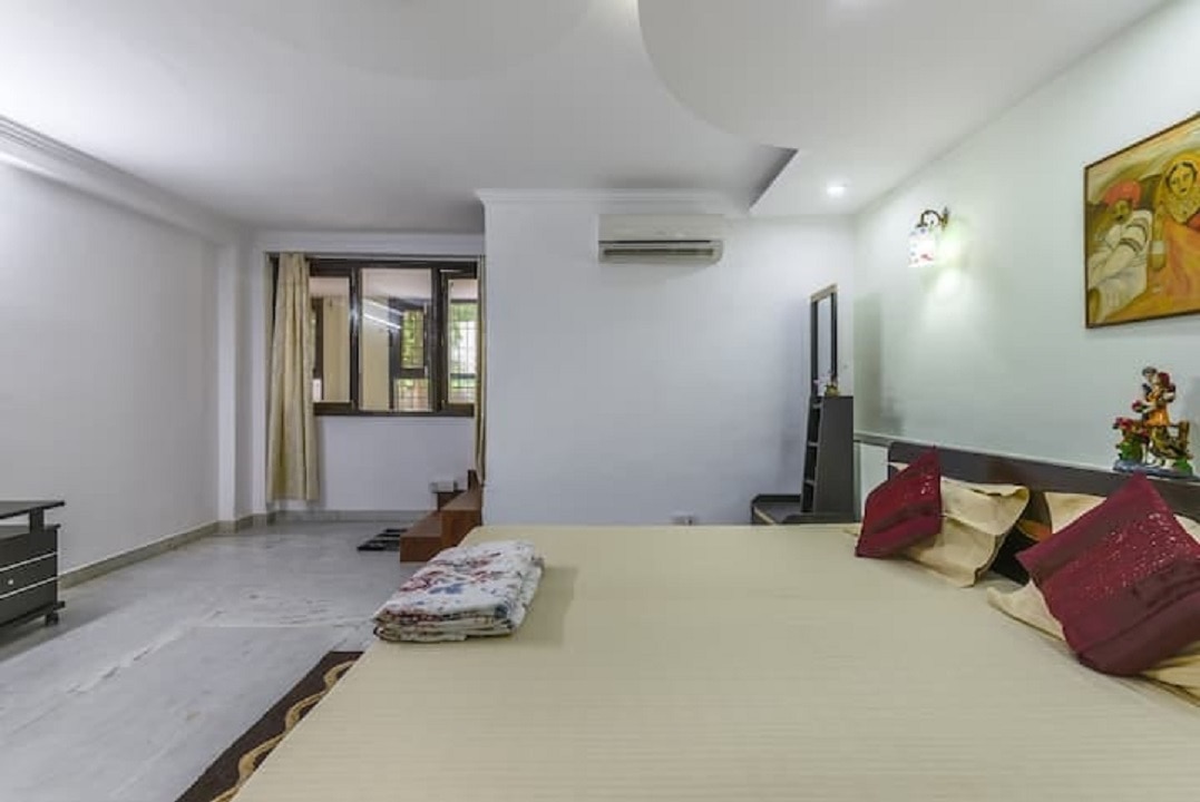 Comfortable Safe Executive Homestay in GK Room 3 - Tap to explore photos