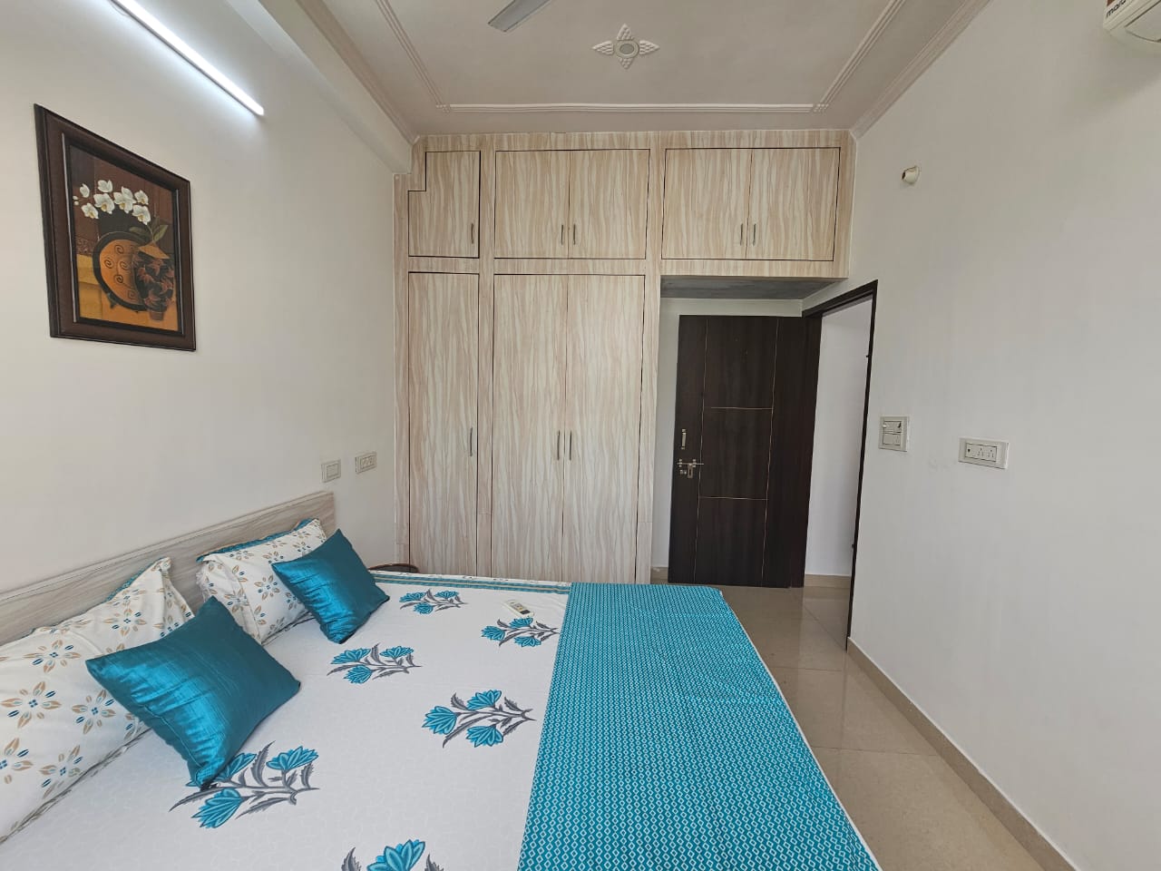 The Blue Condo by SNUG STAY Jaipur - Tap to explore photos