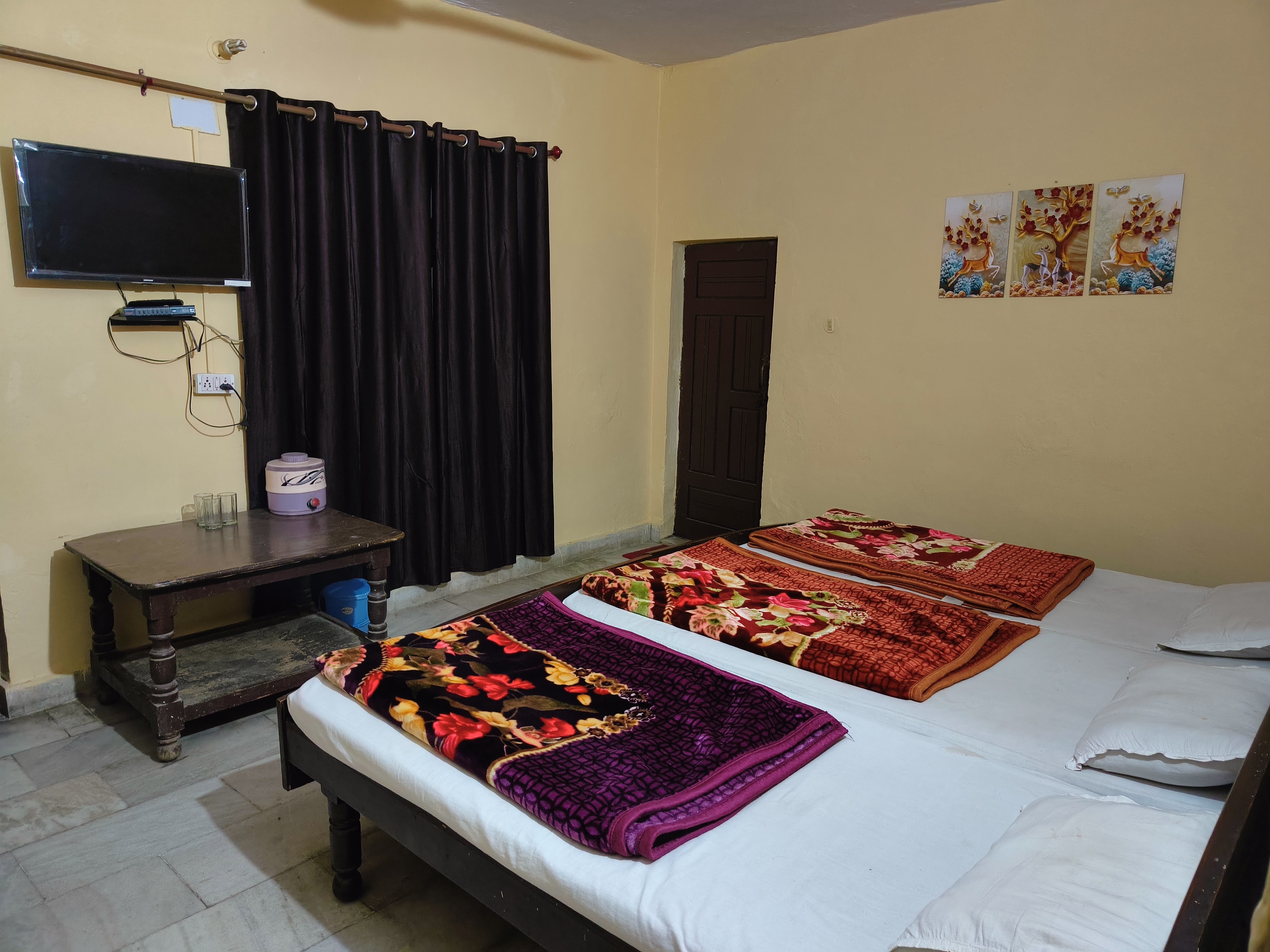 Prayag Raj Hotel ( 5min Walking From Sangam ) - Karanprayag - Tap to explore photos