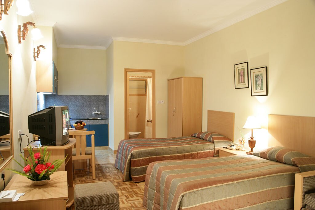 Sterling Puri Puri INR 1250 OFF ( ̶5̶2̶2̶5̶ ) Resort Price, Address