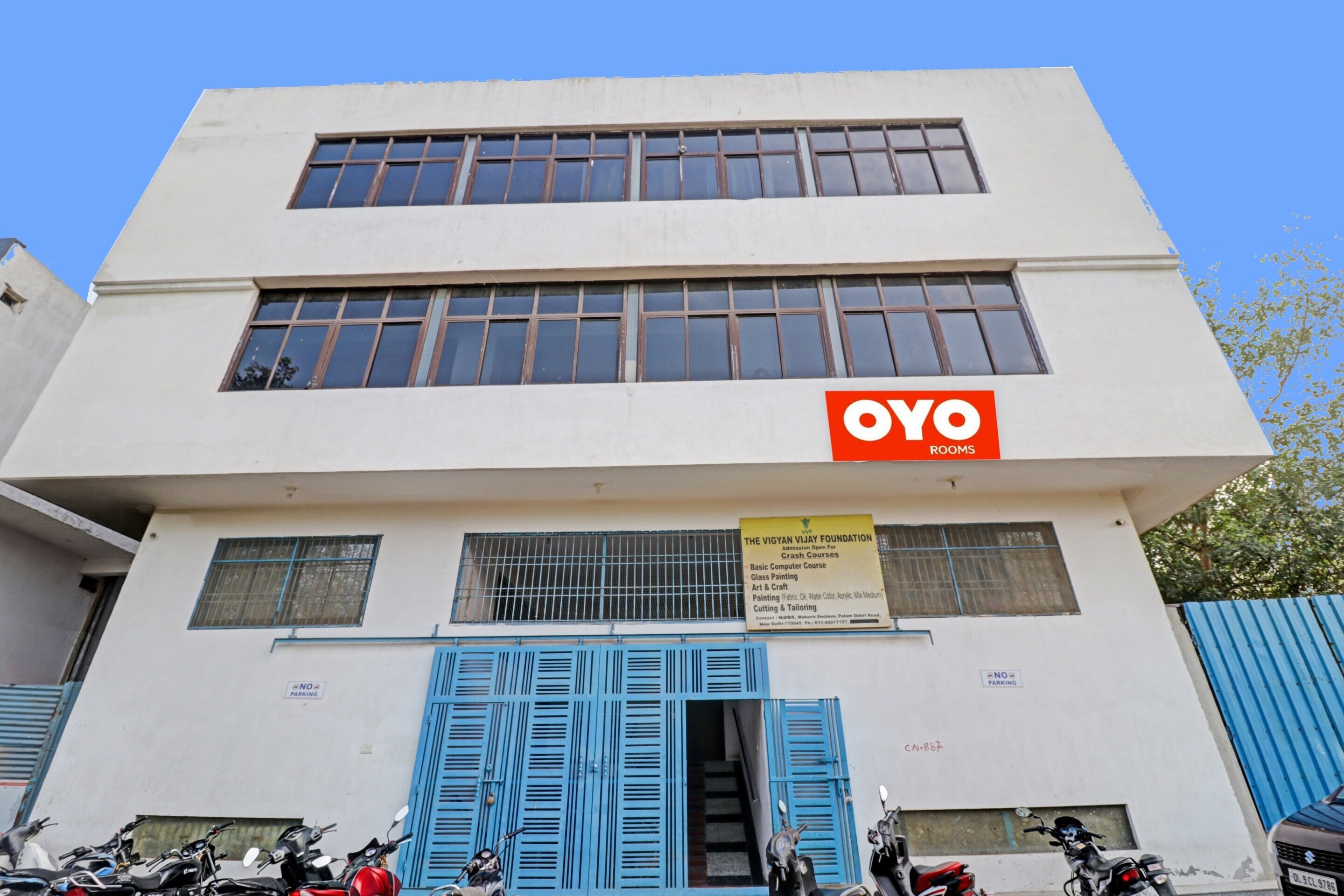 Hotel O Ojas Inn Near Dashrath Puri Metro Station - Tap to explore photos