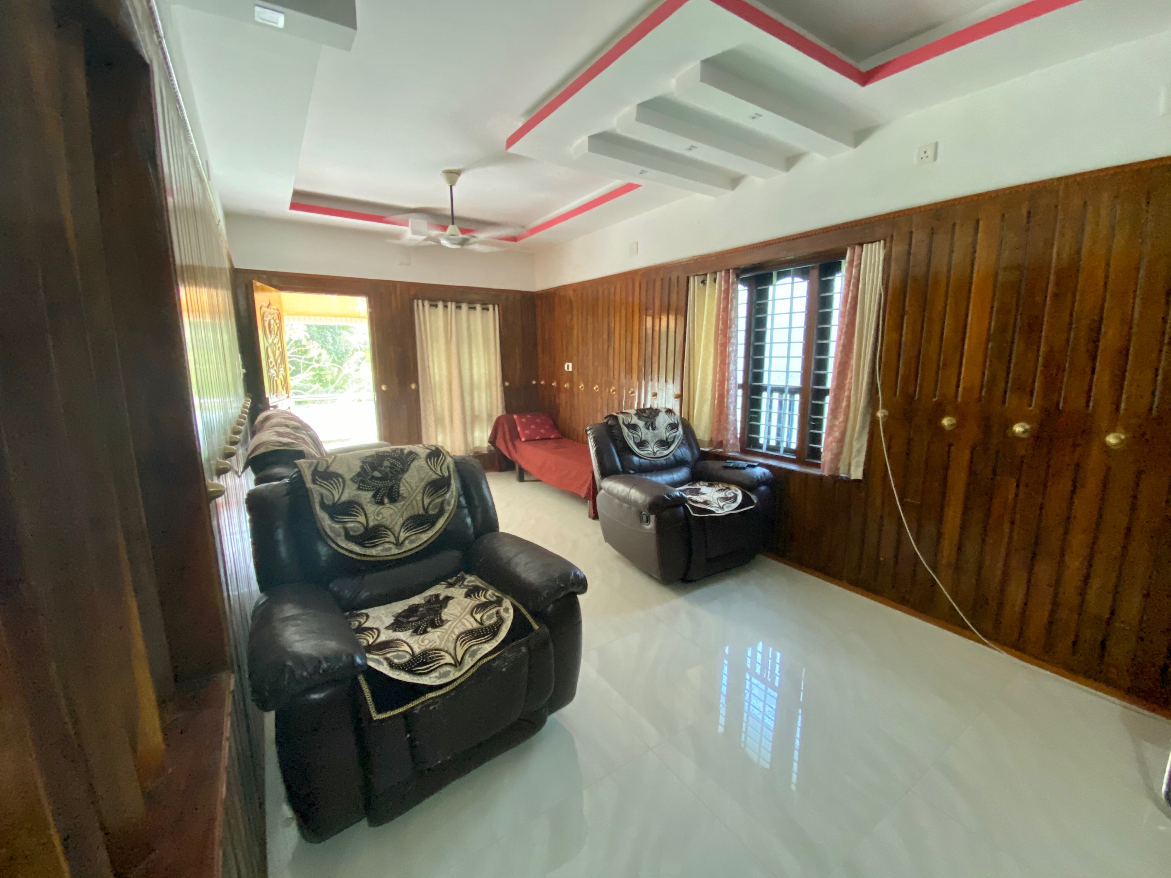 Serene Home Stay - Tap to explore photos