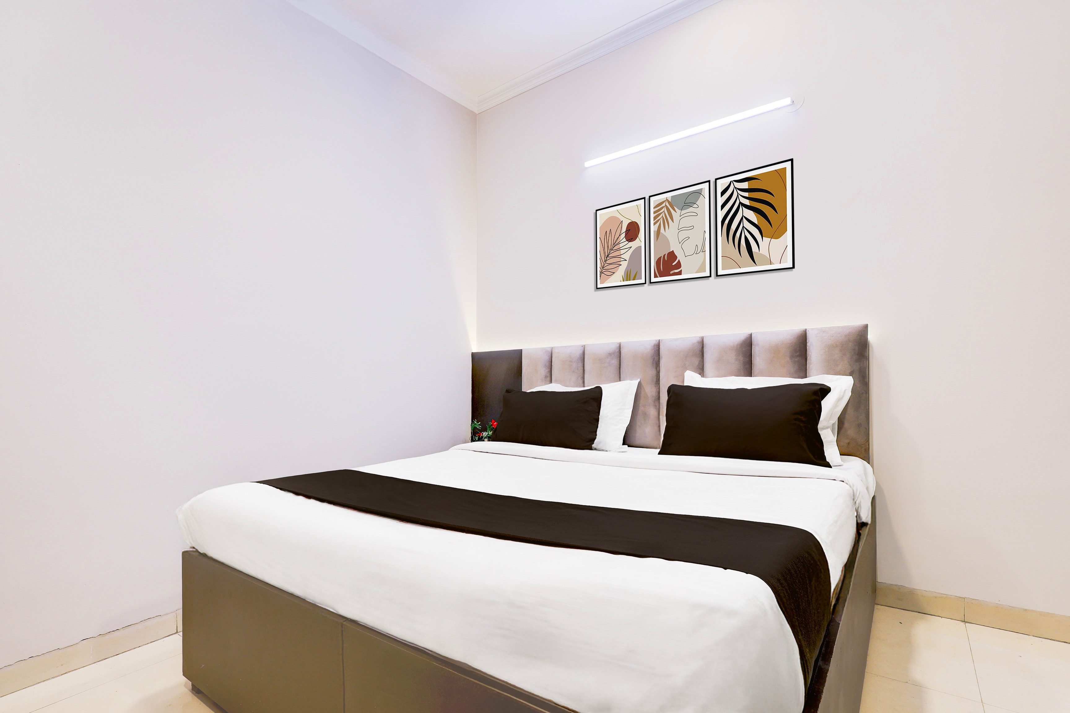 Hotel O Rangpuri Mahipalpur - Tap to explore photos