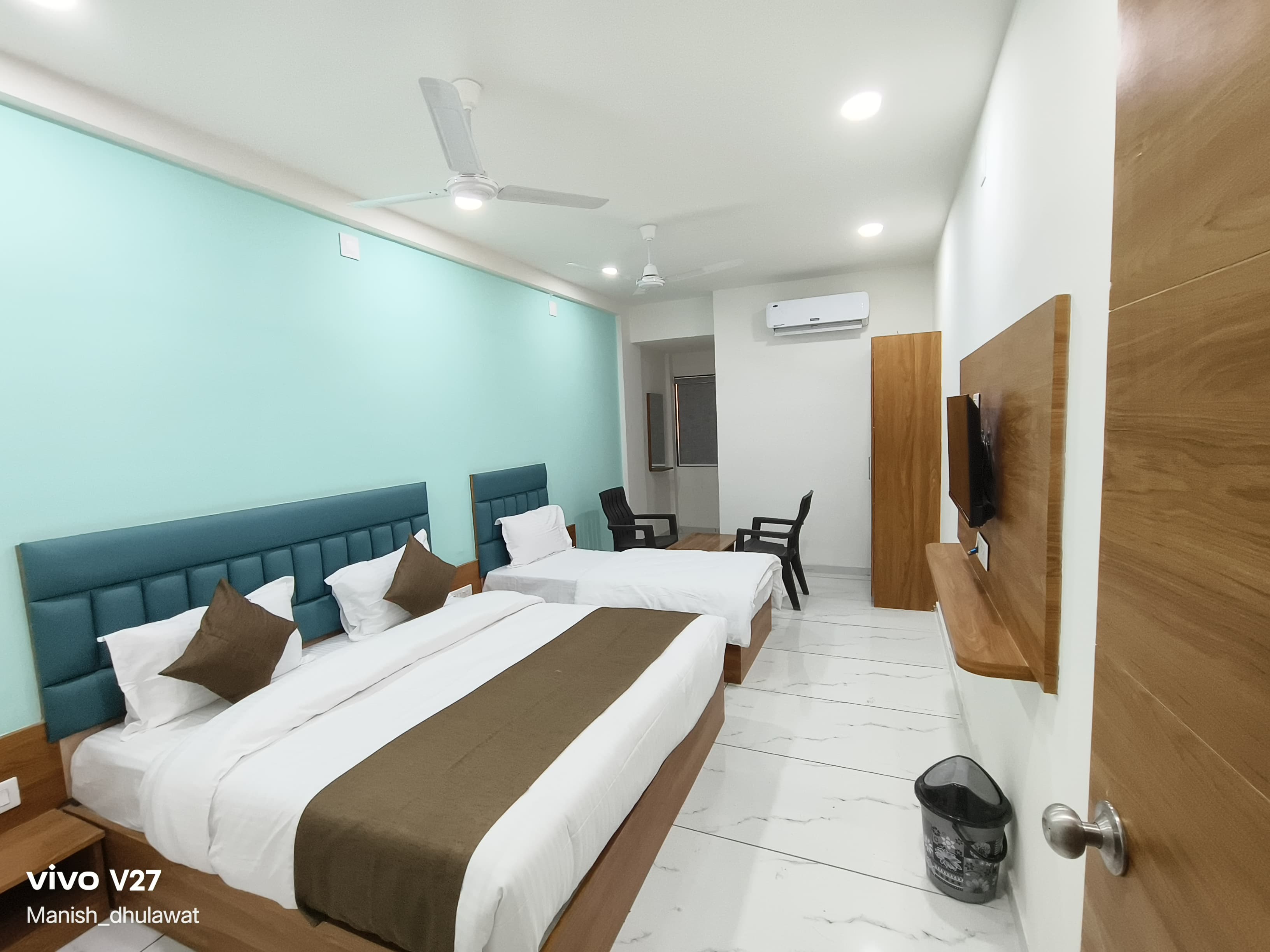 Hotel Akruti Inn - Tap to explore photos