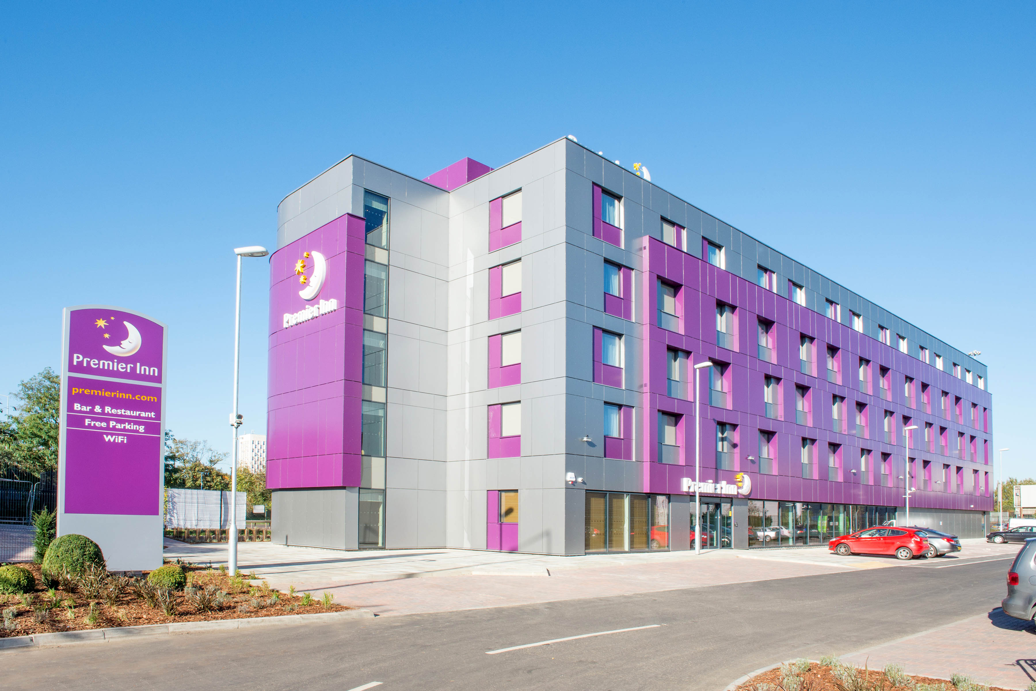 Premier Inn London Edmonton - Tap to explore photos