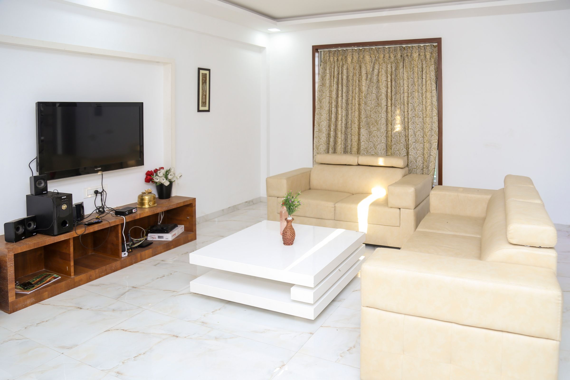 Gunjan Holiday home - Tap to explore photos