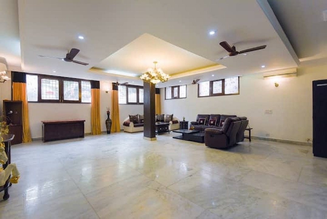 Comfortable Safe Executive Homestay in GK Room 3 - Tap to explore photos