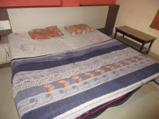 Hotel Radha Vallabh - Tap to explore photos