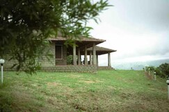 Skywalk British Bungalow, Pala