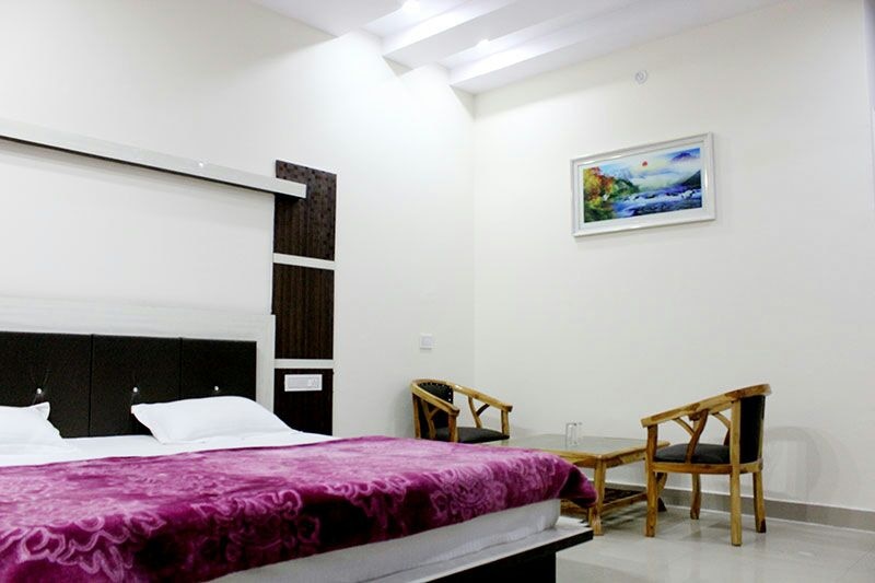Hotel Mayur Kurukshetra - Tap to explore photos