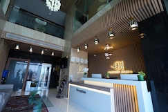 HIMAYAT GRAND, Dhone