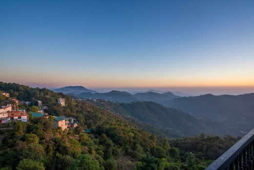 Breathtaking Views | 2 BR Apartment near Kasauli