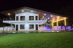 la villa mangata, Raj Nandgaon