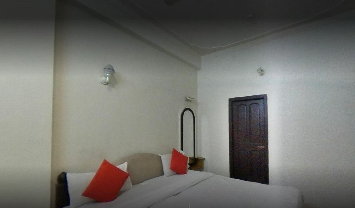 HOTEL JAGDISH PALACE AND RESTAURANT - Tap to explore photos
