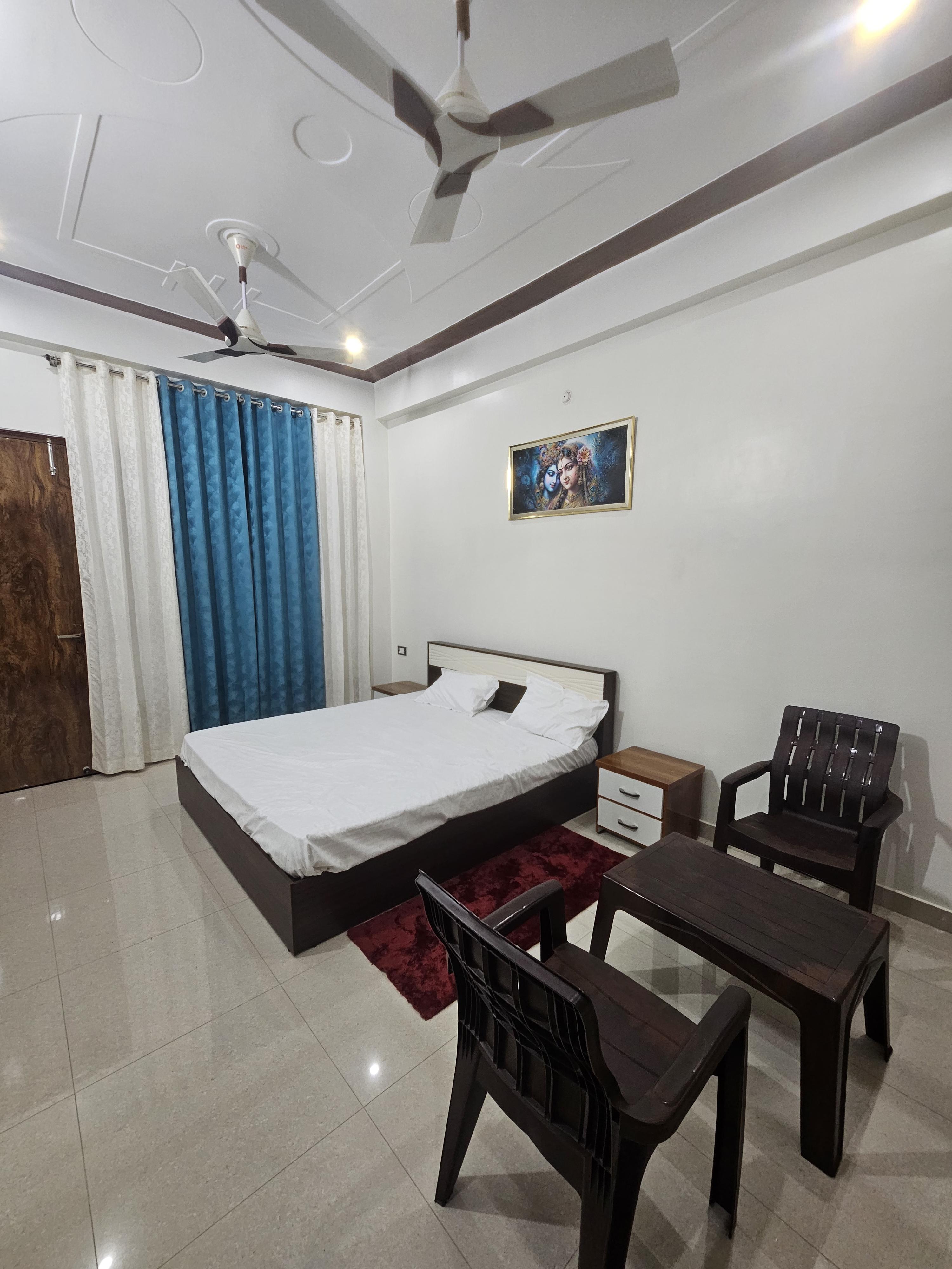 Paawan Palace & Home stay - Tap to explore photos