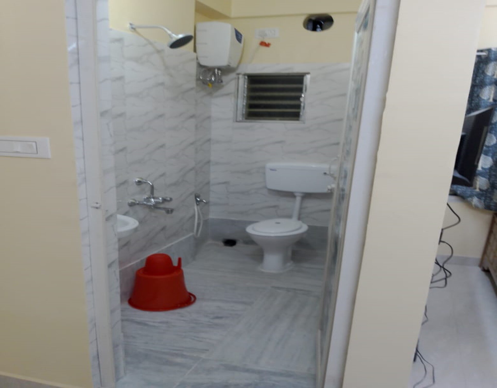 KIRITI GUEST HOUSE - Tap to explore photos