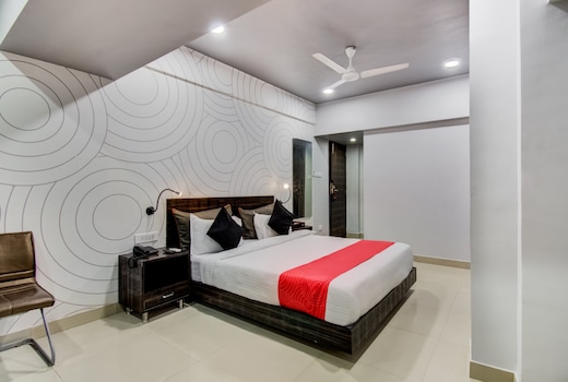 Collection O Rajdhani Hotel