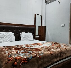 Double Bed AC Room