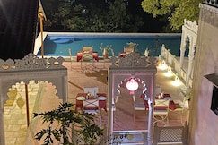 Vikramgarh Lakeview at Fatehsagar| Infinity Pool and Sitout , Udaipur