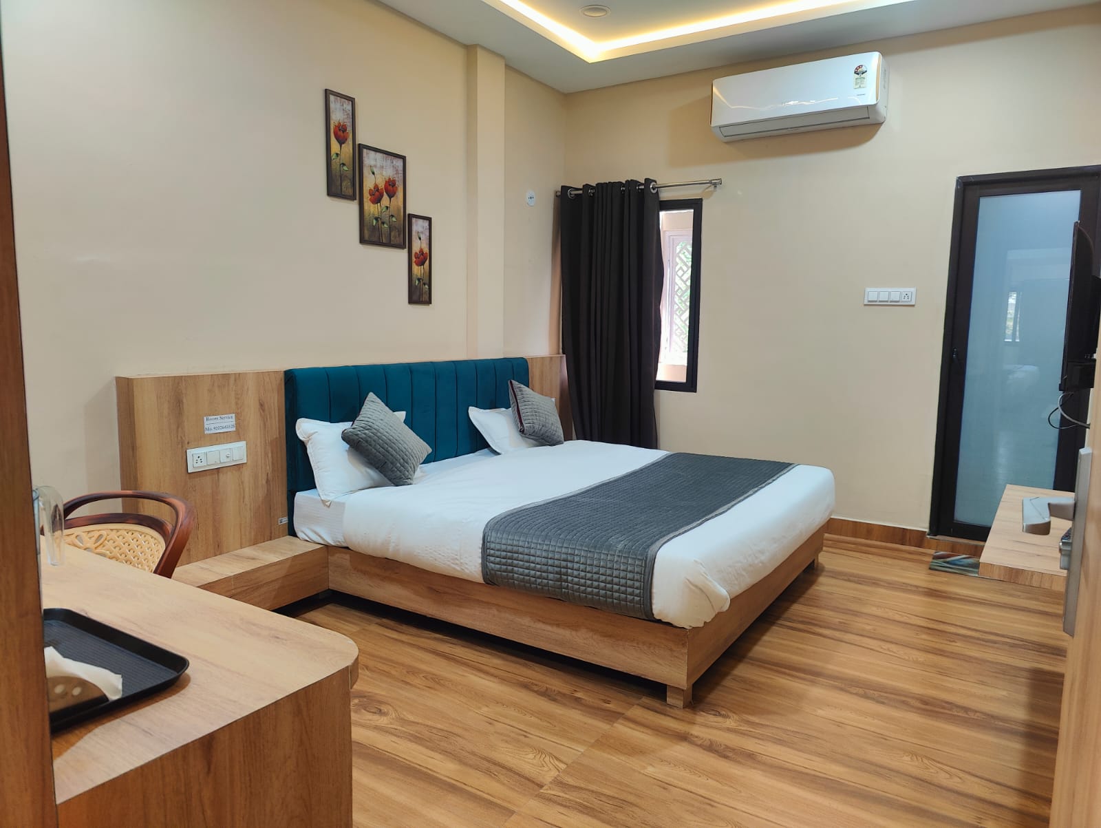 Hotel Bhavya - Tap to explore photos