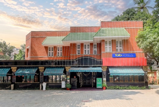 FabHotel Kences Inn