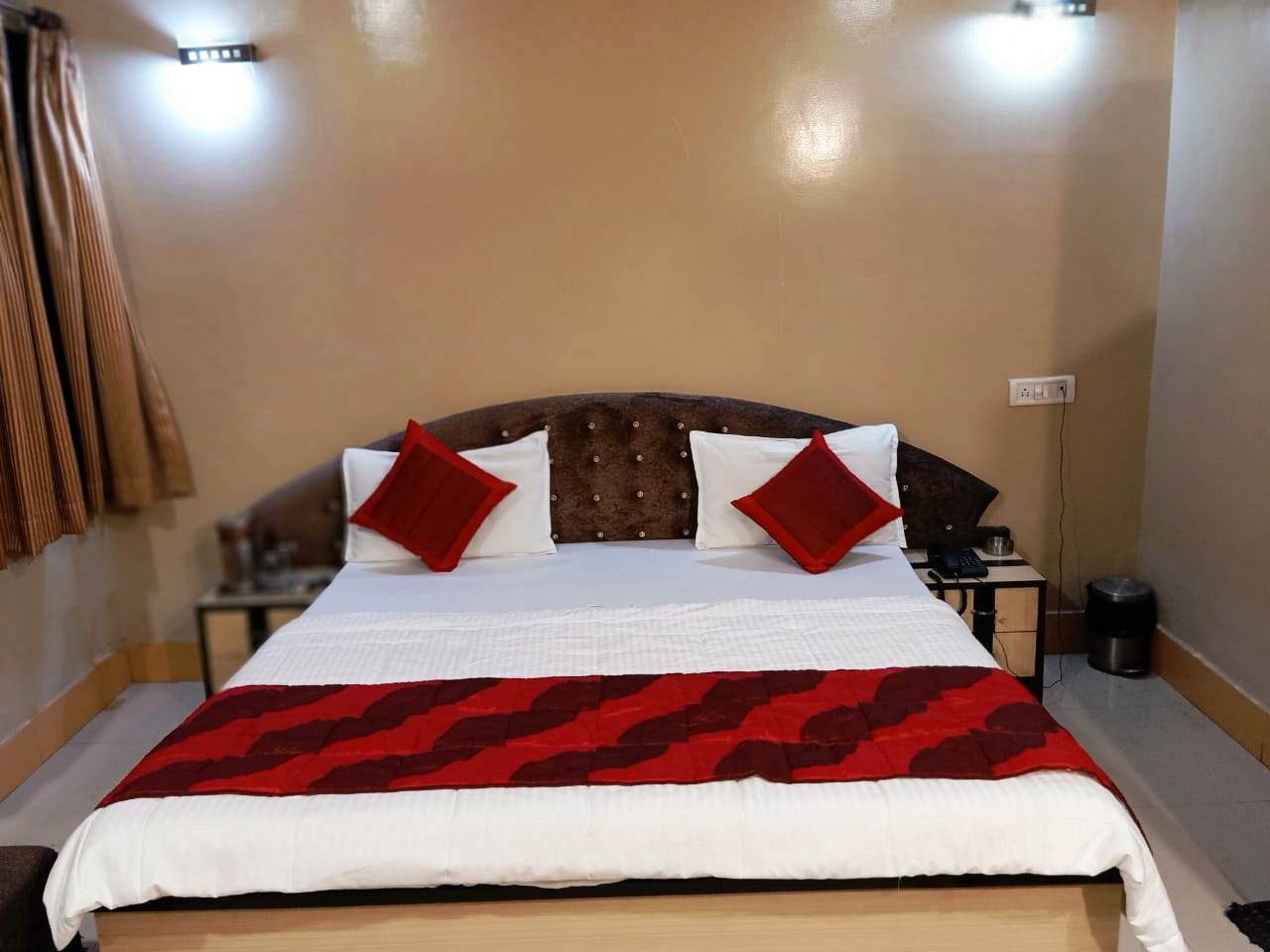 Hotel Ravya - Tap to explore photos