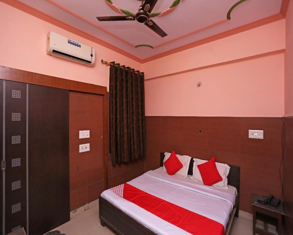 HOTEL BOMBAY CENTRAL - Tap to explore photos