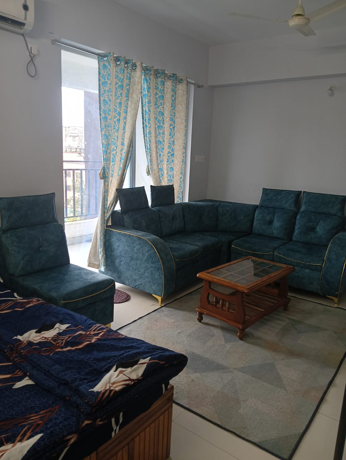 Spacious 2 bhk furnished flat - Tap to explore photos